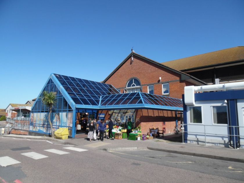 Entrance, QEQM hospital, Margate.