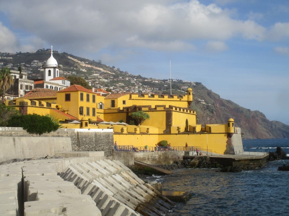 I get to the “wrong” side of town – Madeira&nbsp;#4.